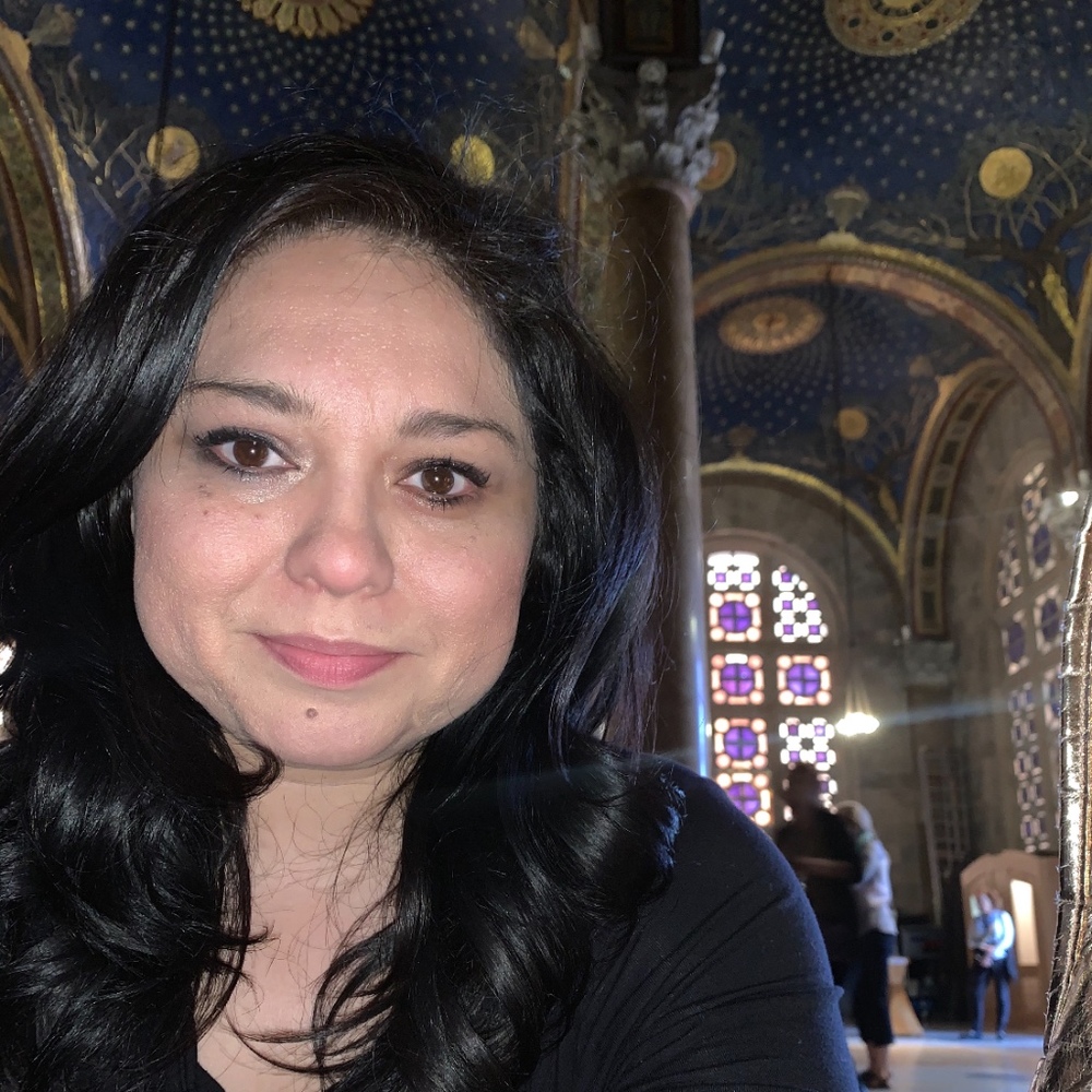 Meet your Posher, Cassandra